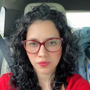 Meet your Posher, Adriana